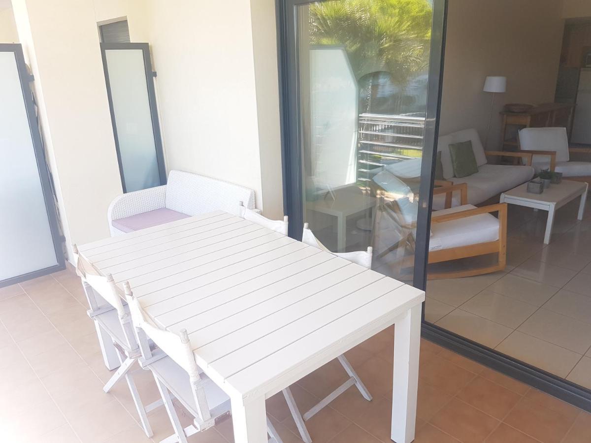 Beautiful Apartment 75M2 With View At The Beach, Pool, Parking Росес Екстериор снимка