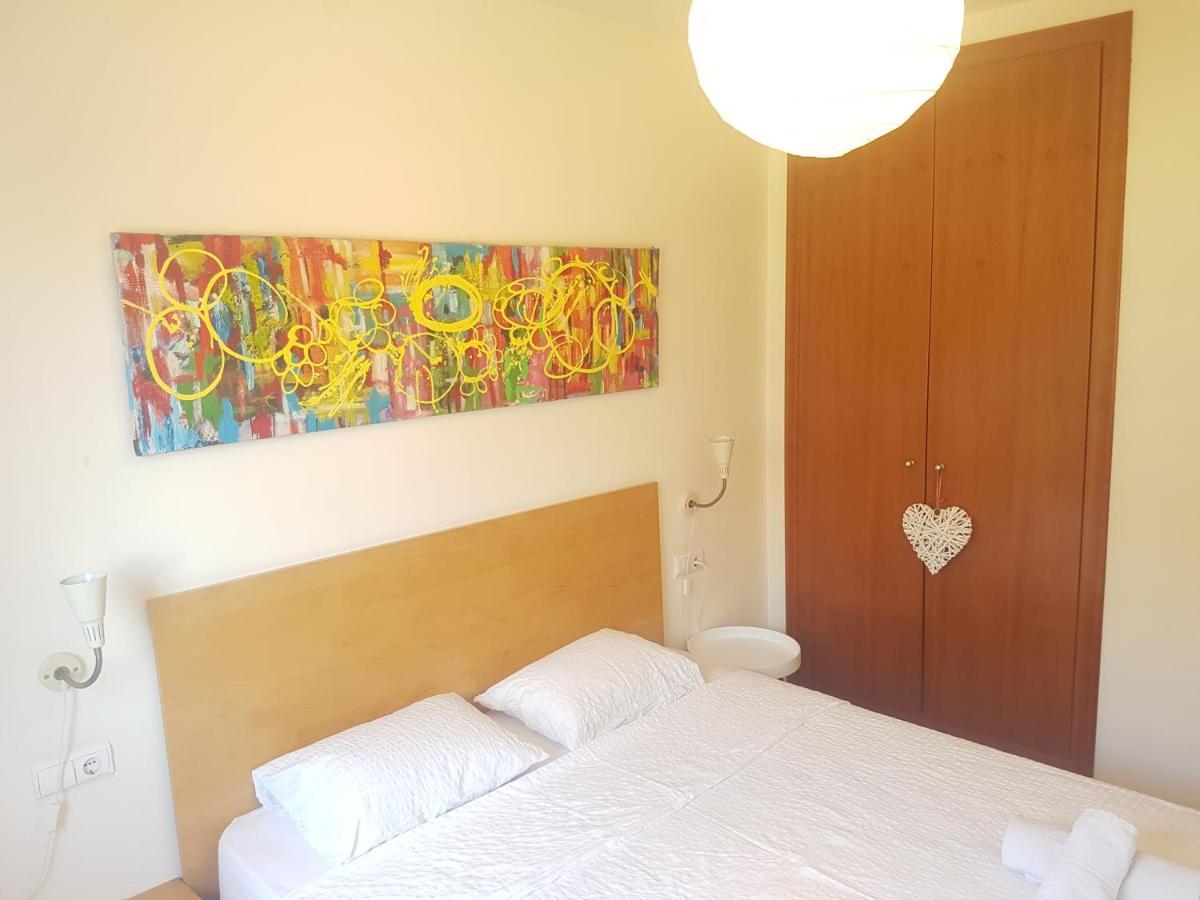 Beautiful Apartment 75M2 With View At The Beach, Pool, Parking Росес Екстериор снимка