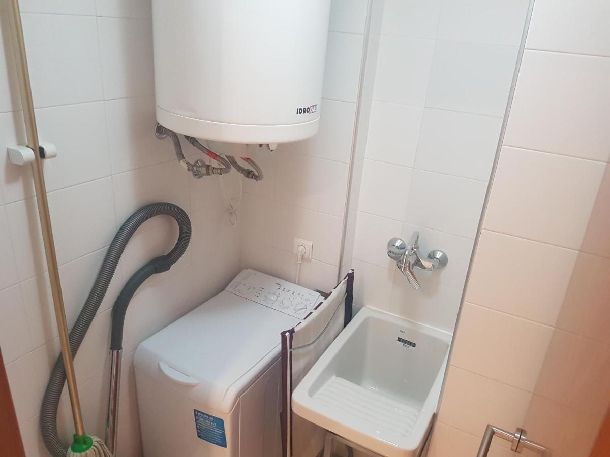 Beautiful Apartment 75M2 With View At The Beach, Pool, Parking Росес Екстериор снимка