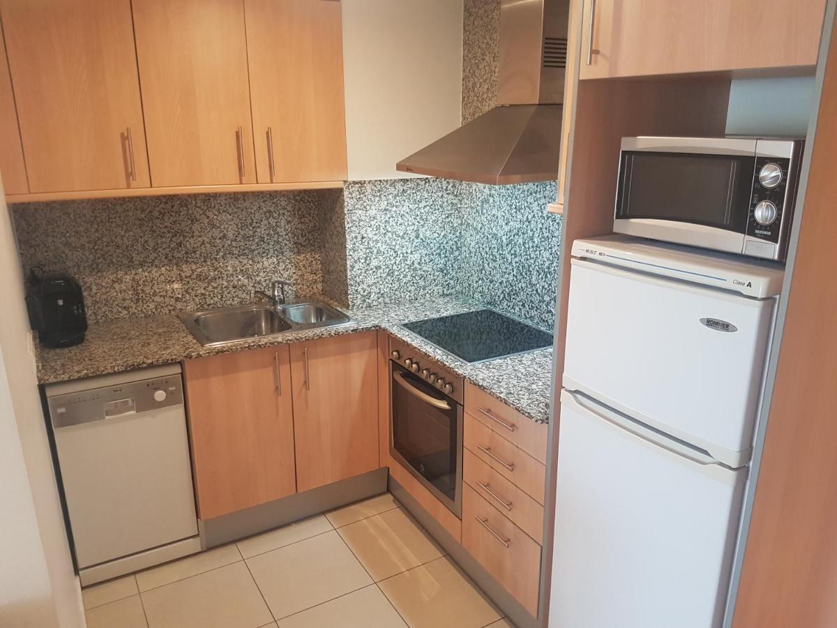 Beautiful Apartment 75M2 With View At The Beach, Pool, Parking Росес Екстериор снимка